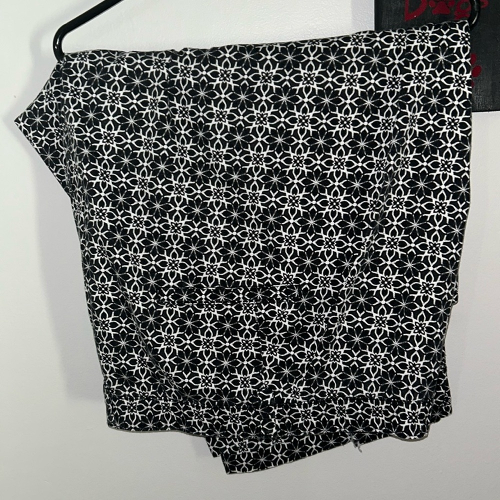 Women’s plus size capris